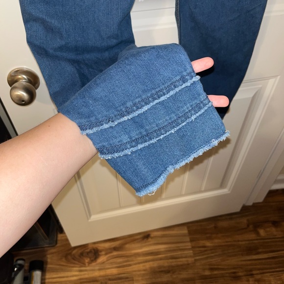 EST. 1946 denim - Picture 4 of 5